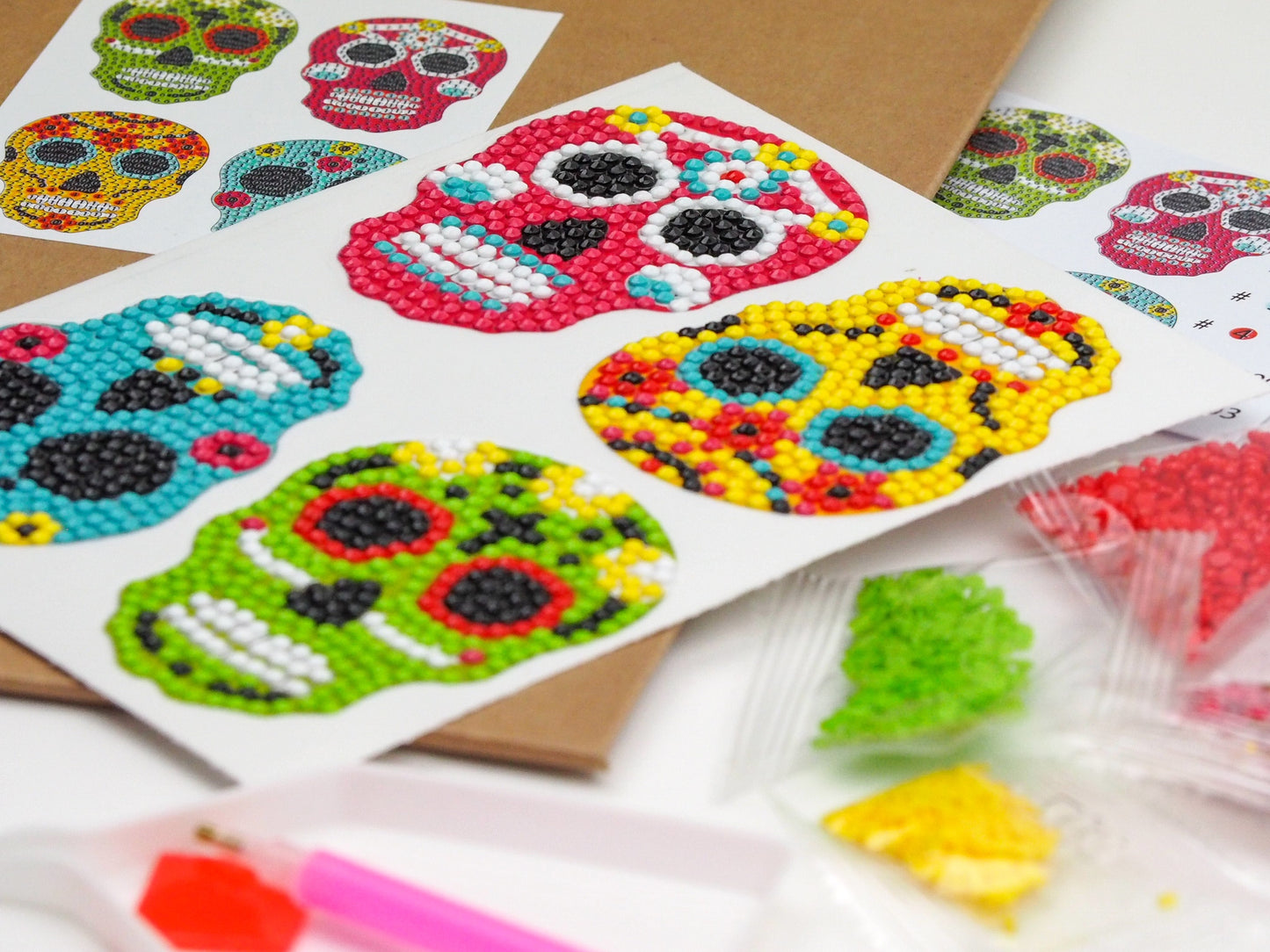 Diamond Painting Sticker - Farverige kranier